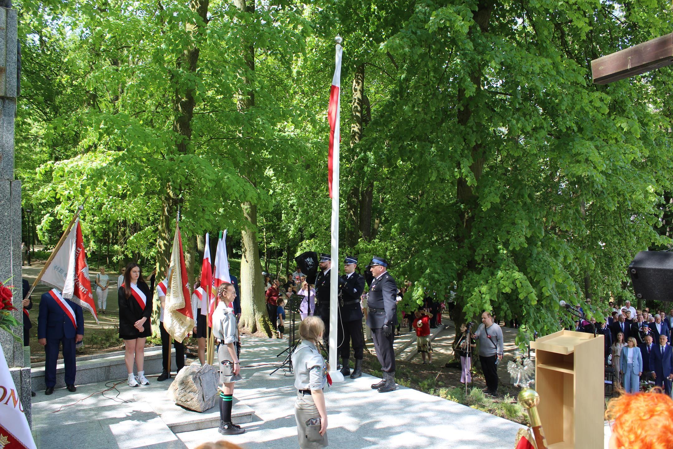 Zdj. nr. 107. Lipnowski obchody 233. rocznicy uchwalenia Konstytucji 3 Maja