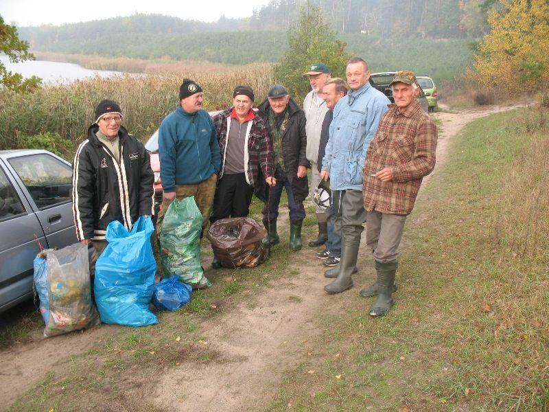 Sprzątanie jeziora Borowiec