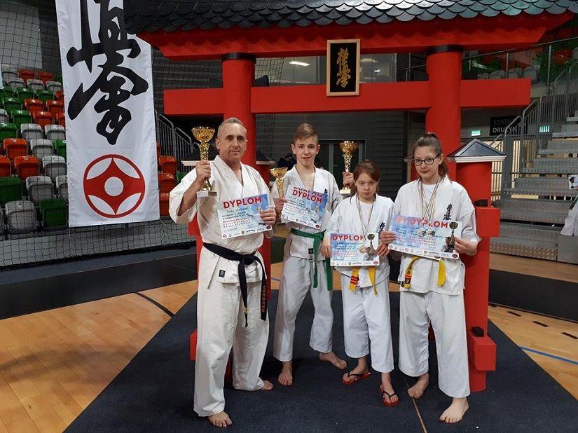 Nowe medale zawodników z Lipnowskiego Klubu Kyokushin Karate