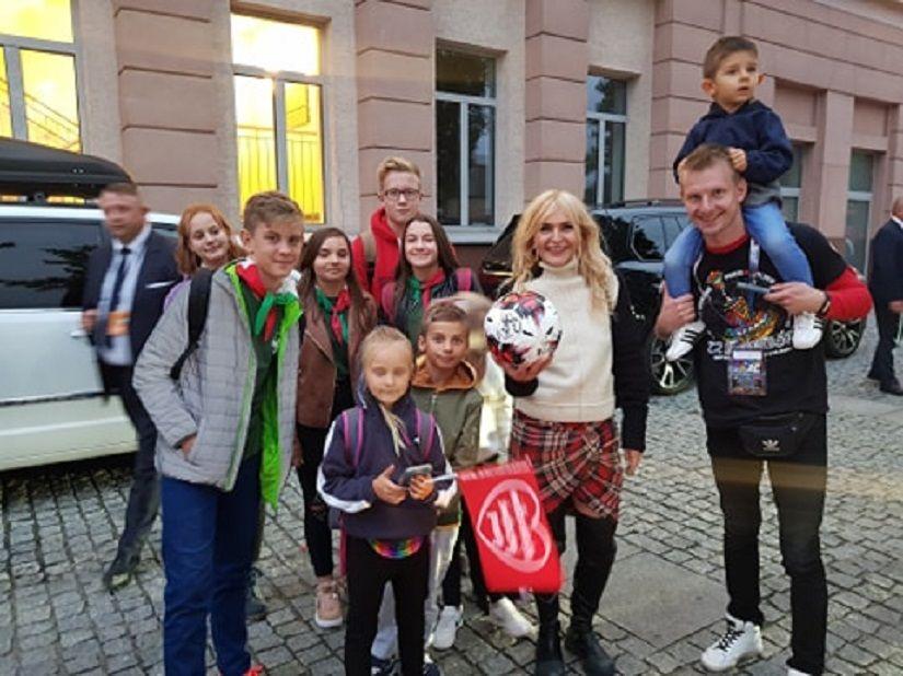 Lipnowscy harcerze na meczu charytatywnym w Warszawie