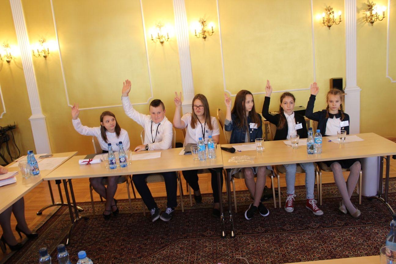 Zdj. nr. 11. I sesja Młodzieżowej Rady Miejskiej w Lipnie