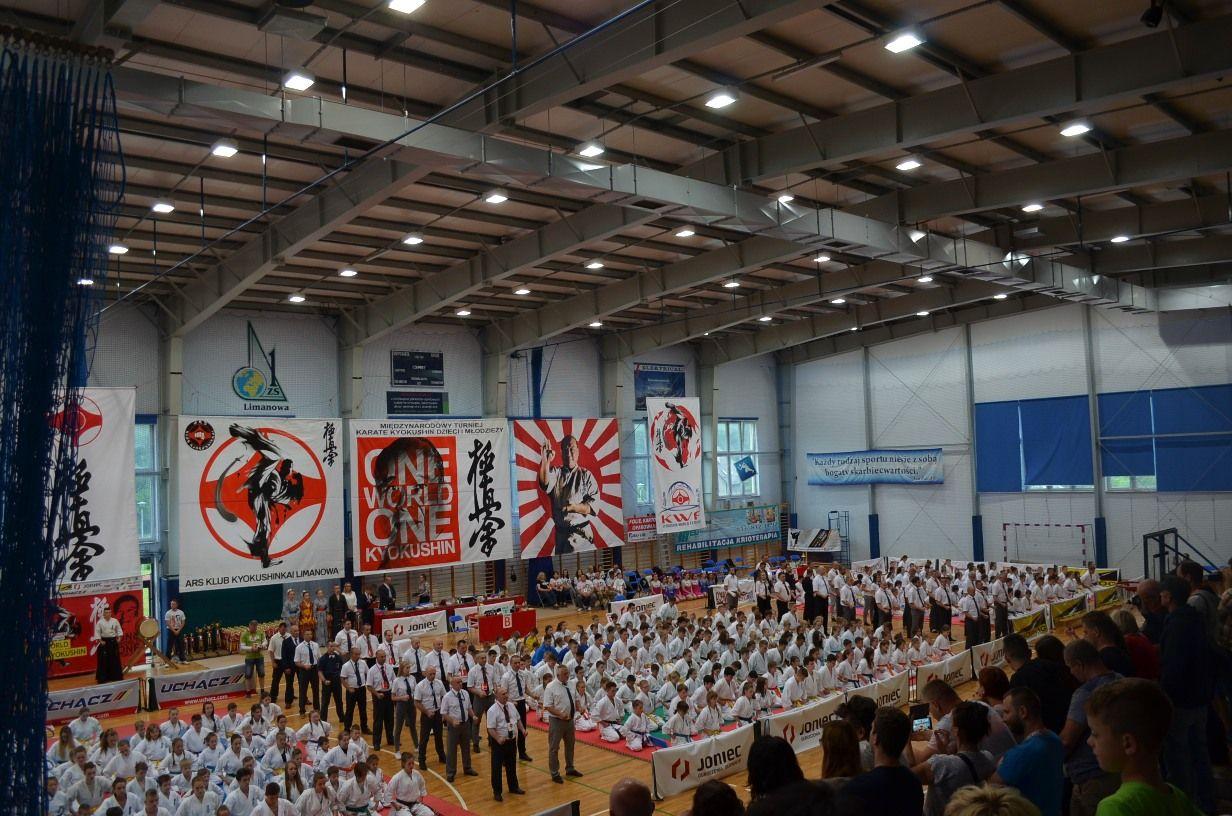 Zdj. nr. 1. Międzynarodowy Turniej Karate Kyokushin Dzieci i Młodzieży One World One Kyokushin