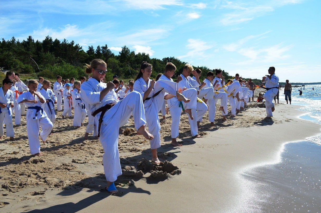 Zdj. nr. 5. Obóz letni Lipnowskiego Klubu Kyokushin Karate