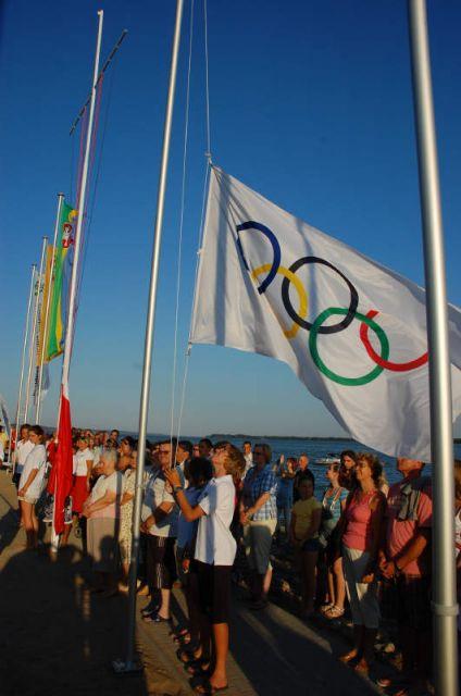 Zdj. nr. 20. Olimpijska flaga nad Zalewem