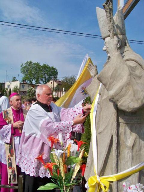 Zdj. nr. 9. Odsłonięcie Pomnika Jana Pawła II