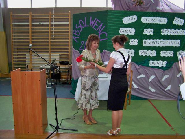 Zdj. nr. 9. Pożegnanie absolwentów gimnazjum - czerwiec 2009