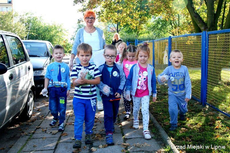 Dzieciaki sprzątały świat