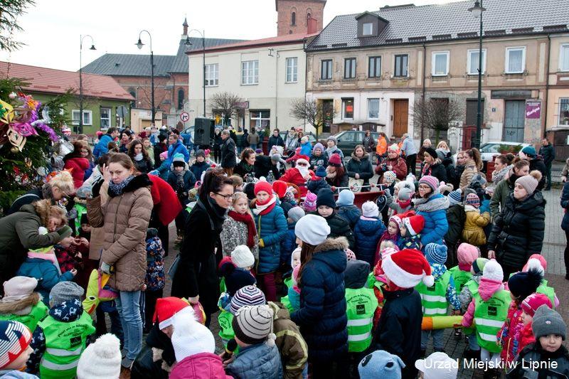 Zdj. nr. 28. Spotkanie z Mikołajem