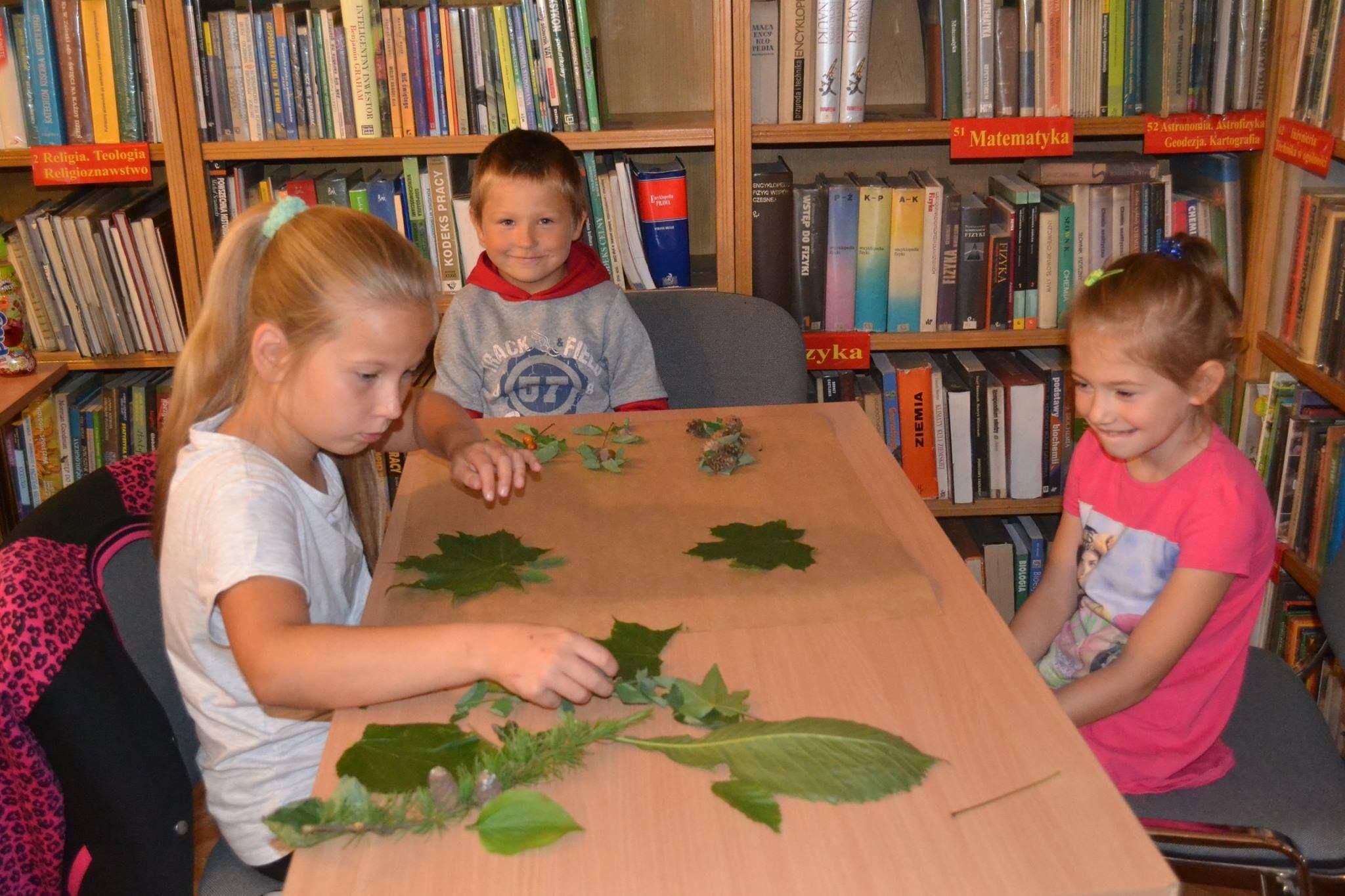 Zdj. nr. 2. Wesoło i bezpiecznie w bibliotece