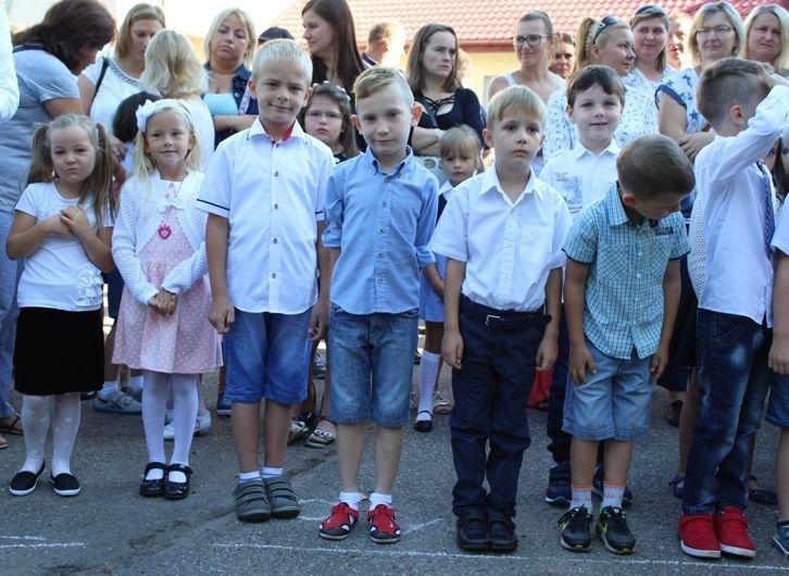 Zdj. nr. 7. Rozpoczęcie roku szkolnego 2016/2017