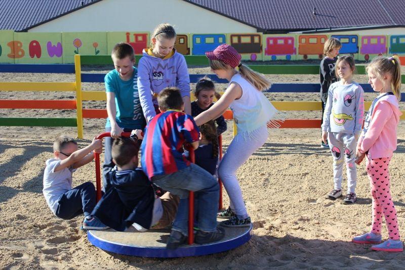 Zdj. nr. 21. Plac zabaw na ul. Komunalnej i Fitness Park na terenie SP nr 3