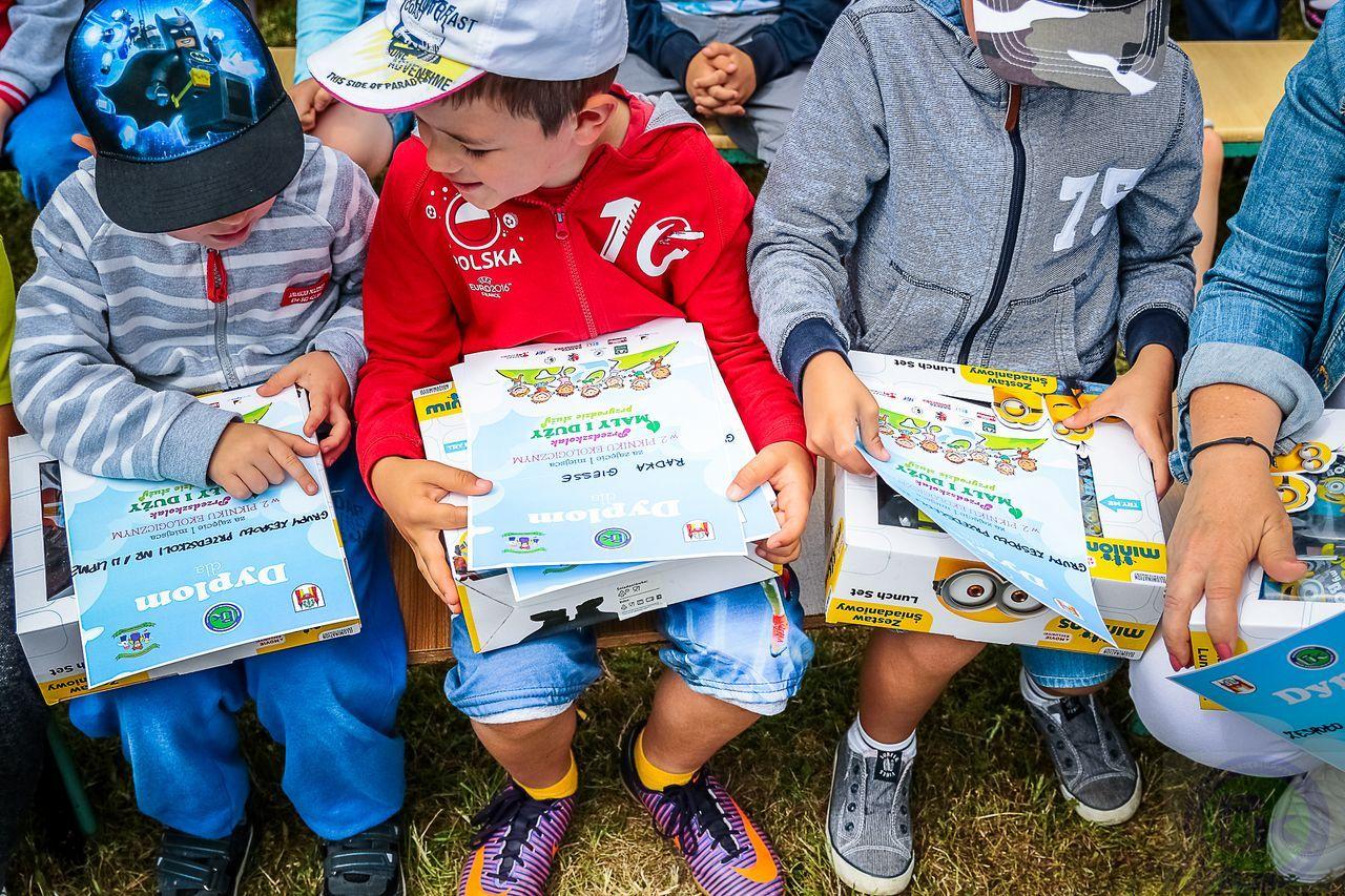 Zdj. nr. 36. Piknik ekologiczny Przedszkolak mały i duży przyrodzie służy