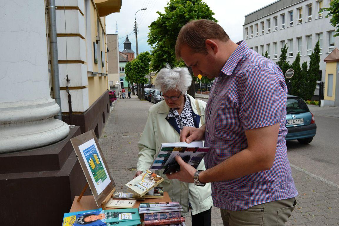 Zdj. nr. 2. Ogólnopolskie Święto Wolnych Książek 