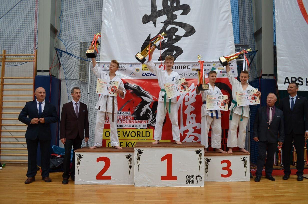 Zdj. nr. 4. Międzynarodowy Turniej Karate Kyokushin Dzieci i Młodzieży One World One Kyokushin