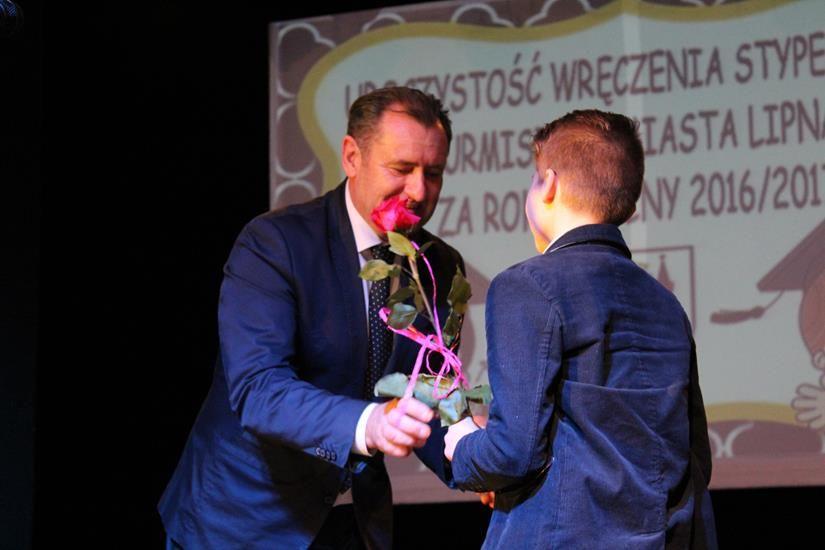 Zdj. nr. 16. Stypendium Burmistrza Miasta Lipna za rok 2016/2017