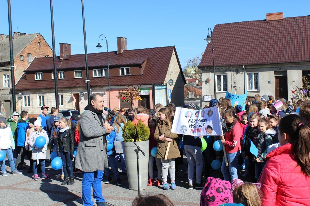 Zdj. nr. 9. Niebieski Marsz dla Autyzmu- 2018