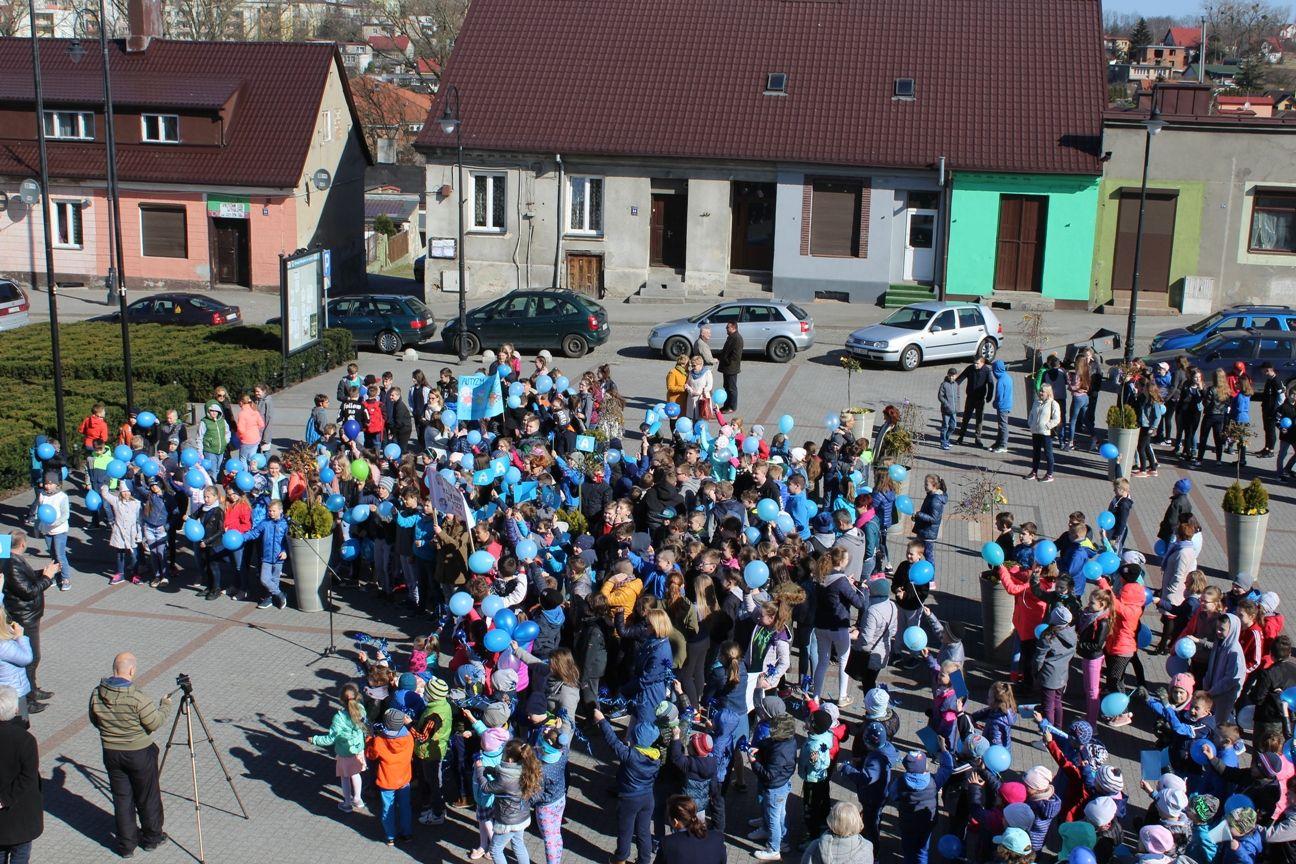 Zdj. nr. 8. Niebieski Marsz dla Autyzmu- 2018