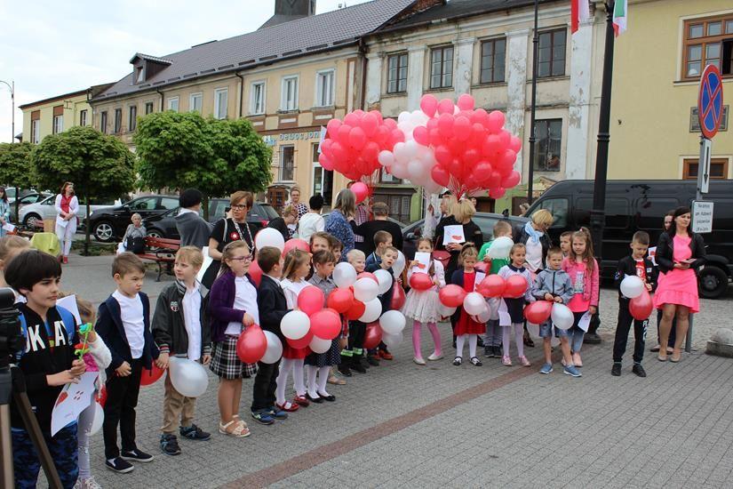 Zdj. nr. 11. Dzień Flagi Rzeczypospolitej Polskiej