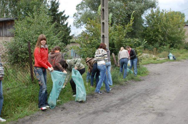 Zdj. nr. 3. Sprzątanie Świata