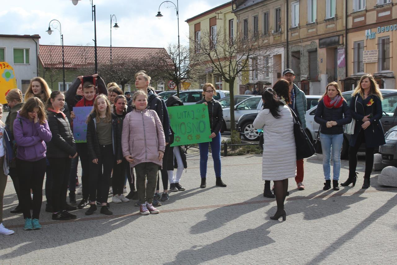 Zdj. nr. 10. Uczniowie powitali wiosnę