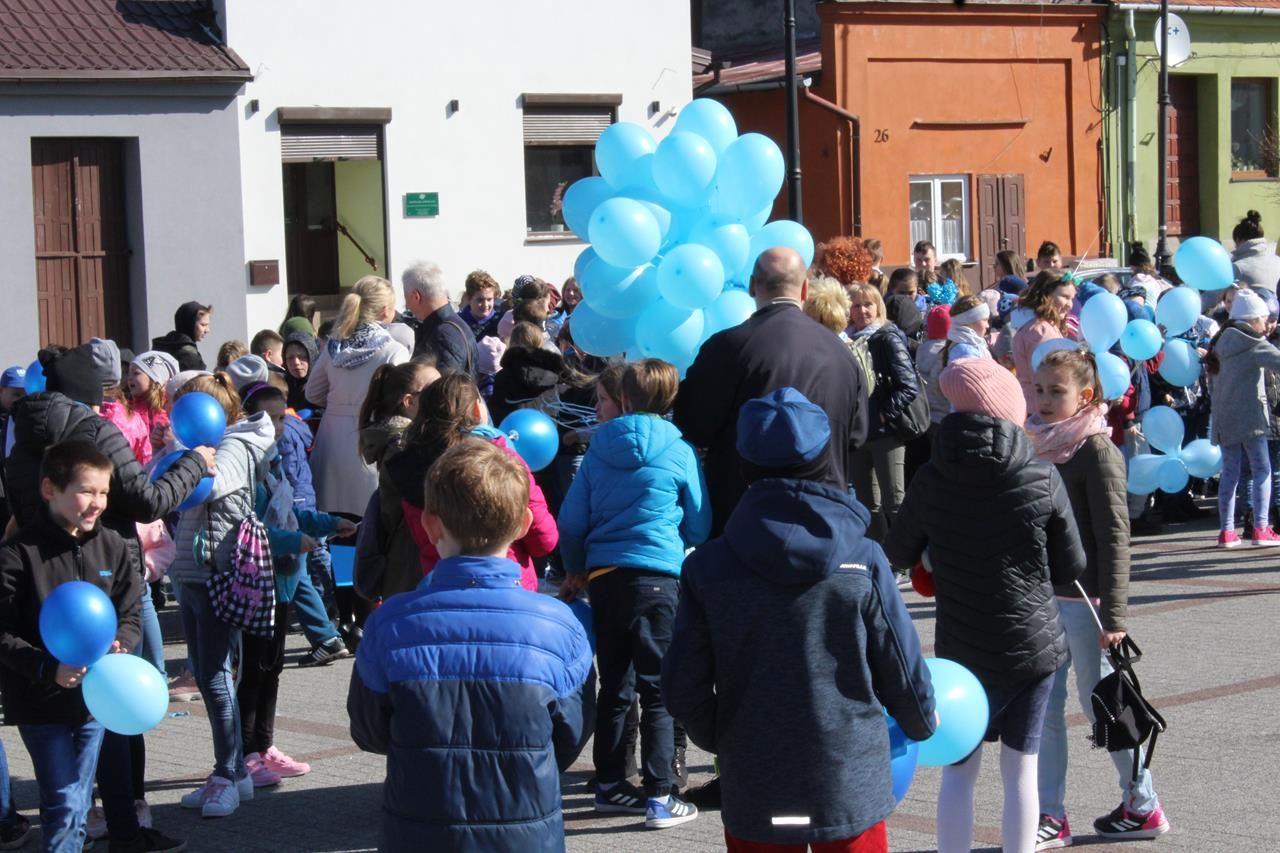 Zdj. nr. 9. Lipno obchodzi Światowy Dzień Świadomości Autyzmu