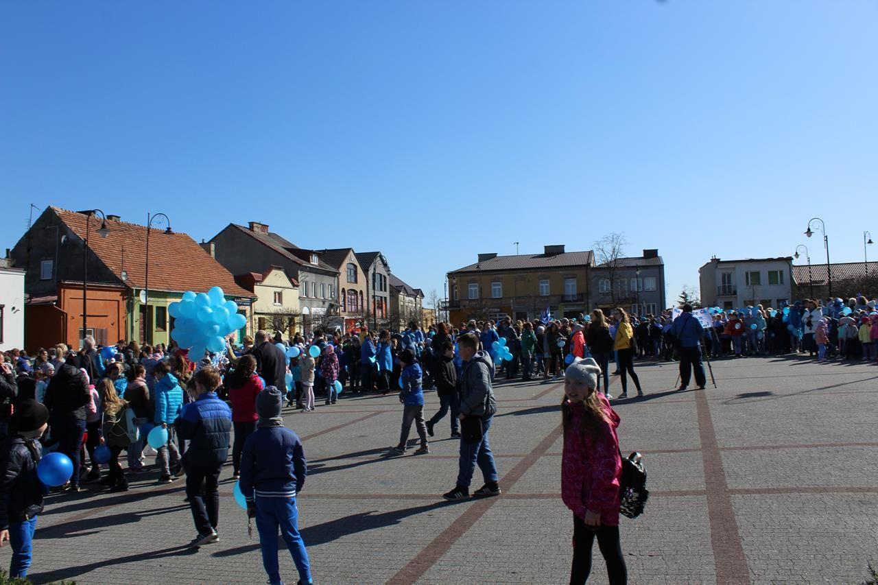 Zdj. nr. 11. Lipno obchodzi Światowy Dzień Świadomości Autyzmu