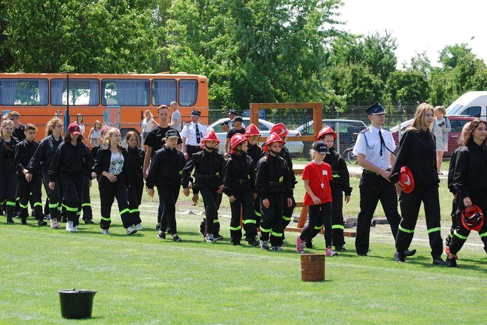 Zdj. nr. 14. VI Ogólnopowiatowe Zawody Sportowo – Pożarnicze Młodzieżowych Drużyn Pożarniczych CTIF