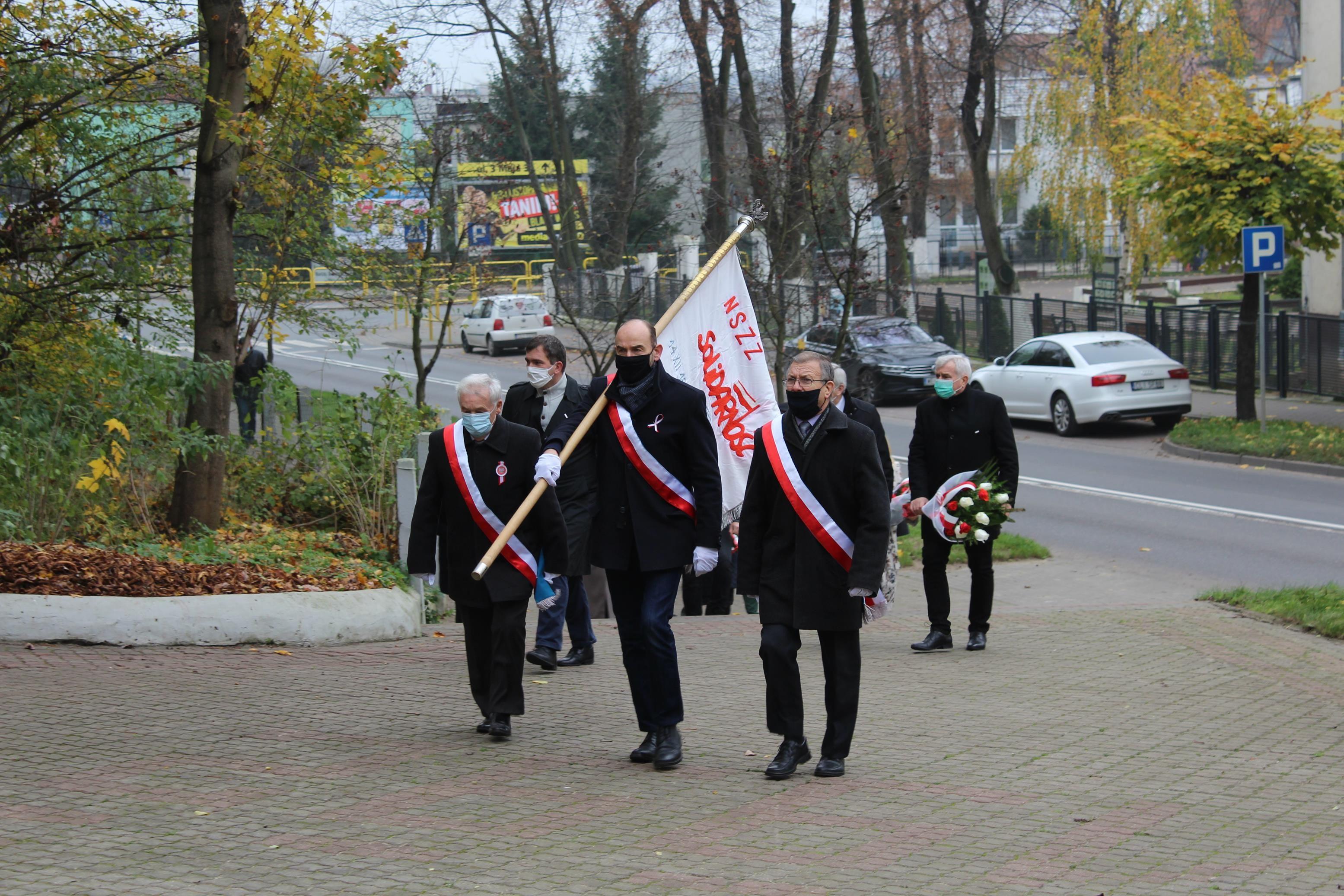 Uroczystości pod Pomnikiem Niepodległości w Parku Miejskim - kliknięcie spowoduje powiększenie