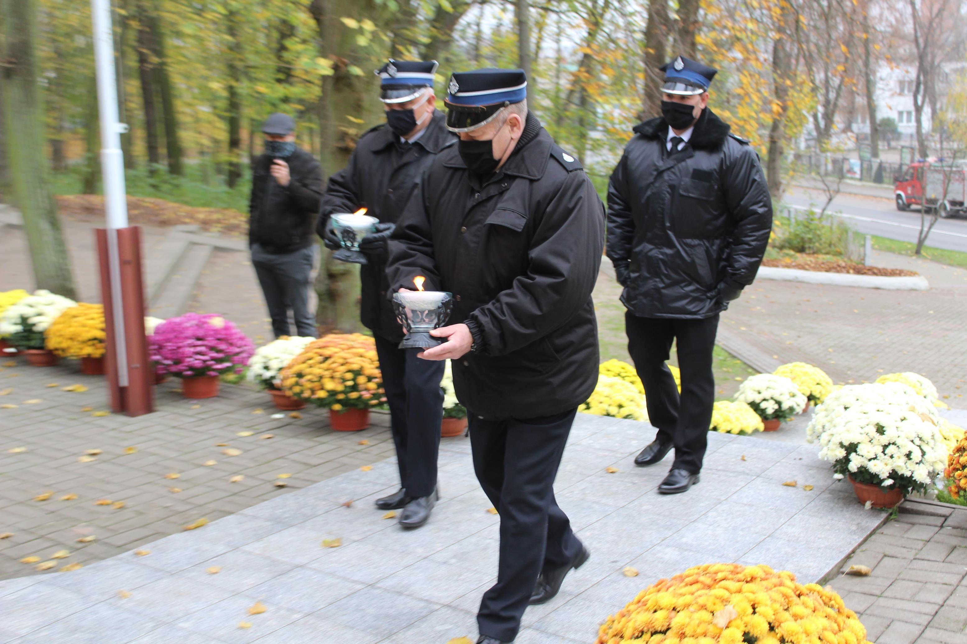 Uroczystości pod Pomnikiem Niepodległości w Parku Miejskim - kliknięcie spowoduje powiększenie