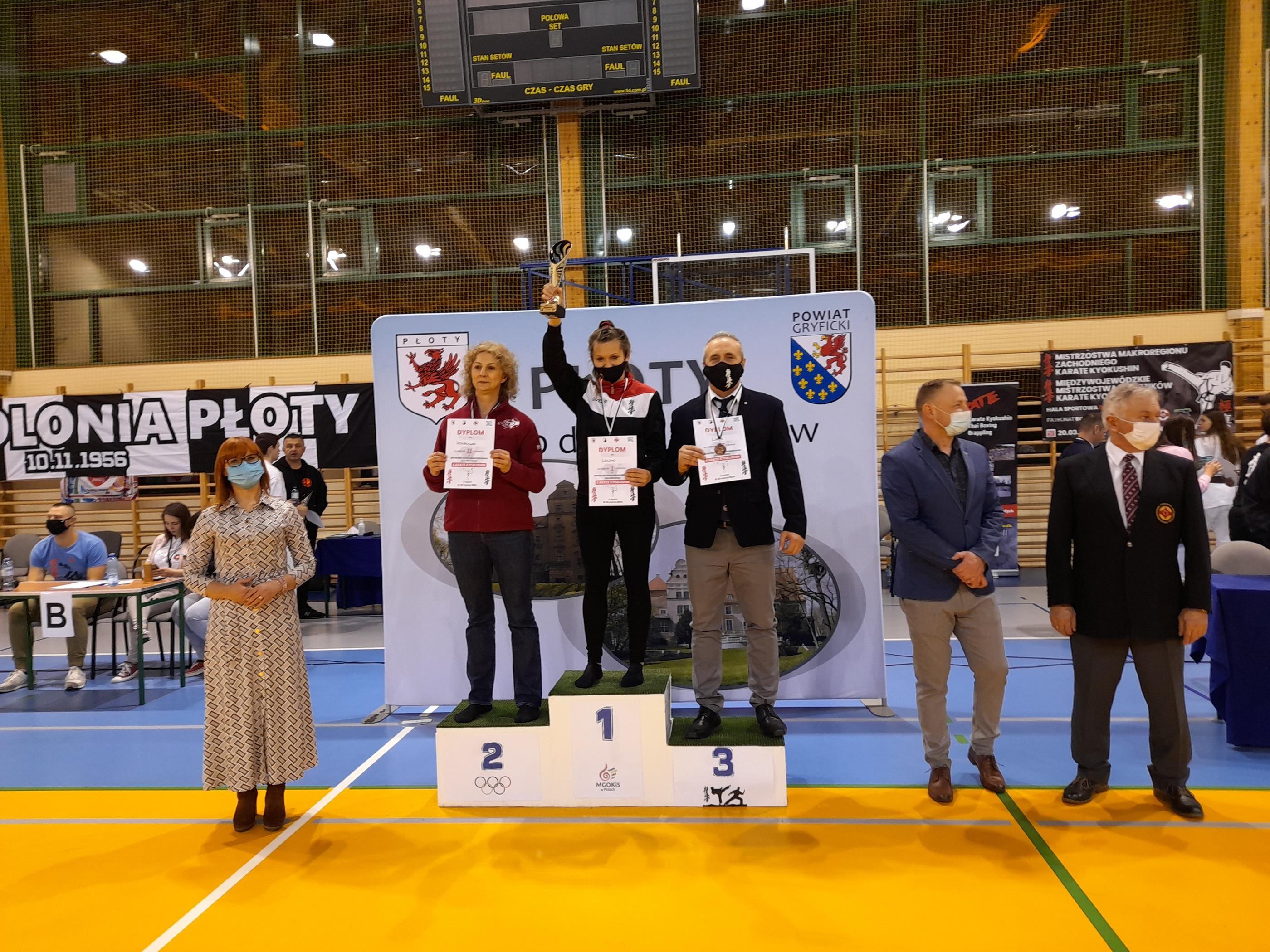 Sensei na podium - kliknięcie spowoduje powiększenie