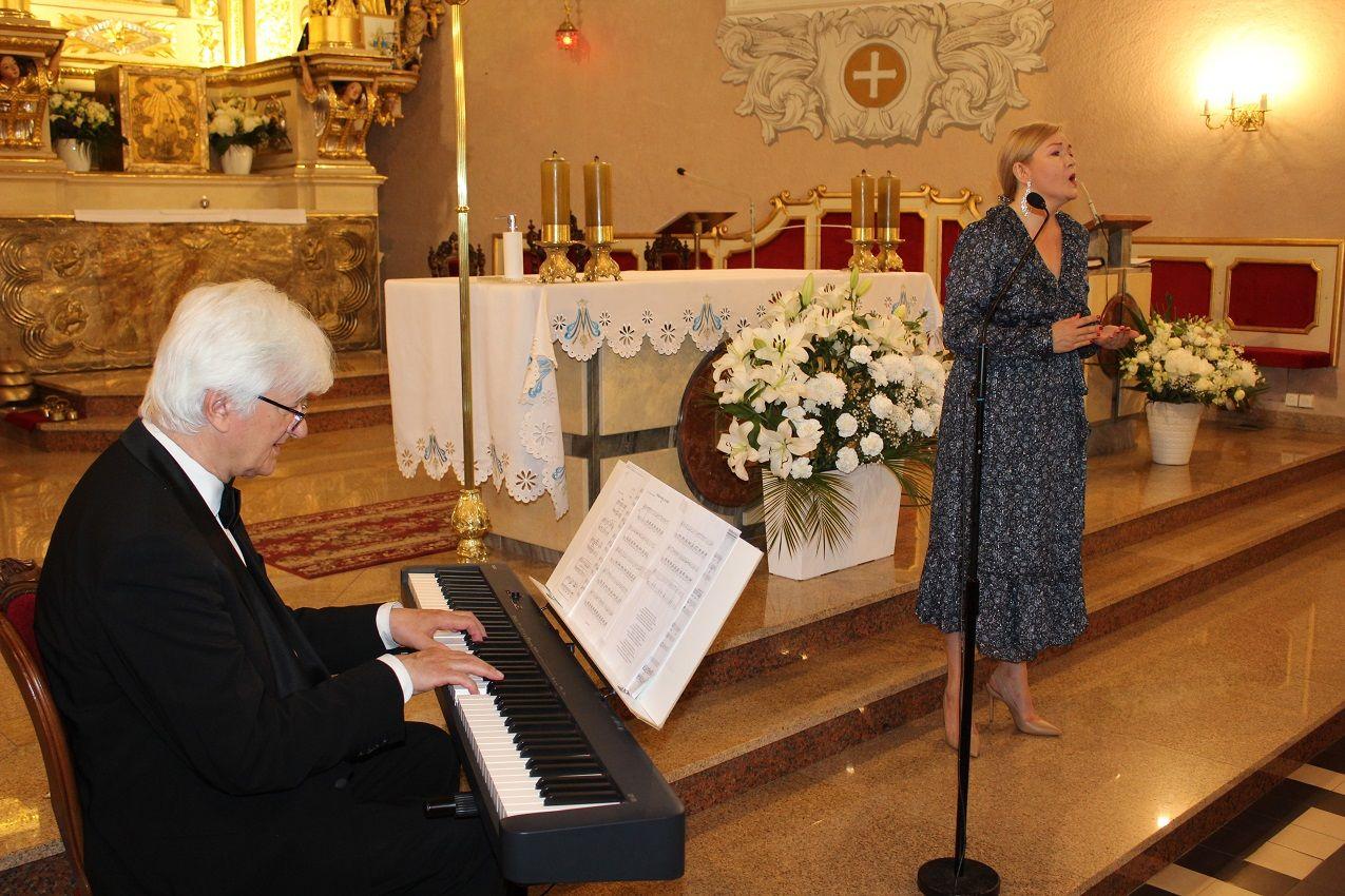 Koncert w kościele - kliknięcie spowoduje powiększenie obrazka