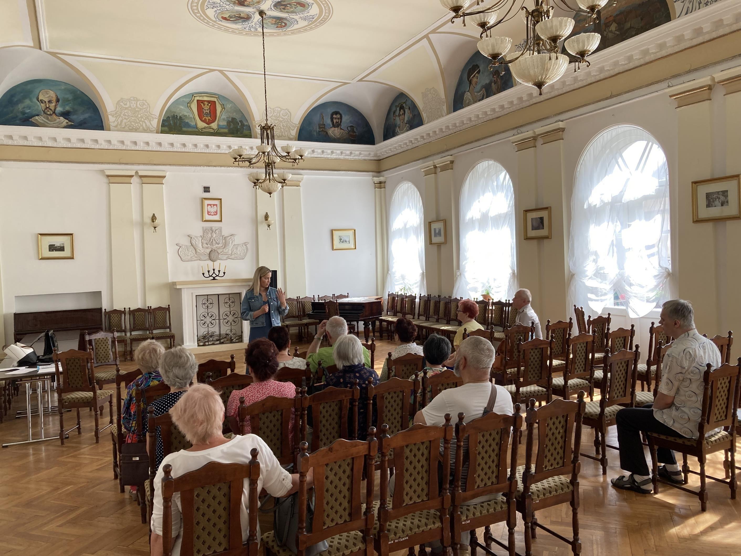 Seniorzy aktywnie spędzają czas