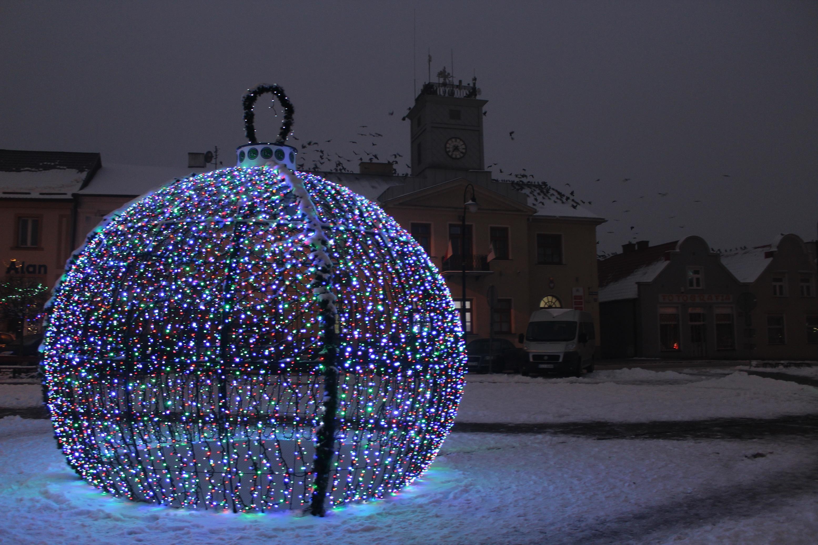 Zdj. nr. 2. Świąteczne iluminacje w mieście