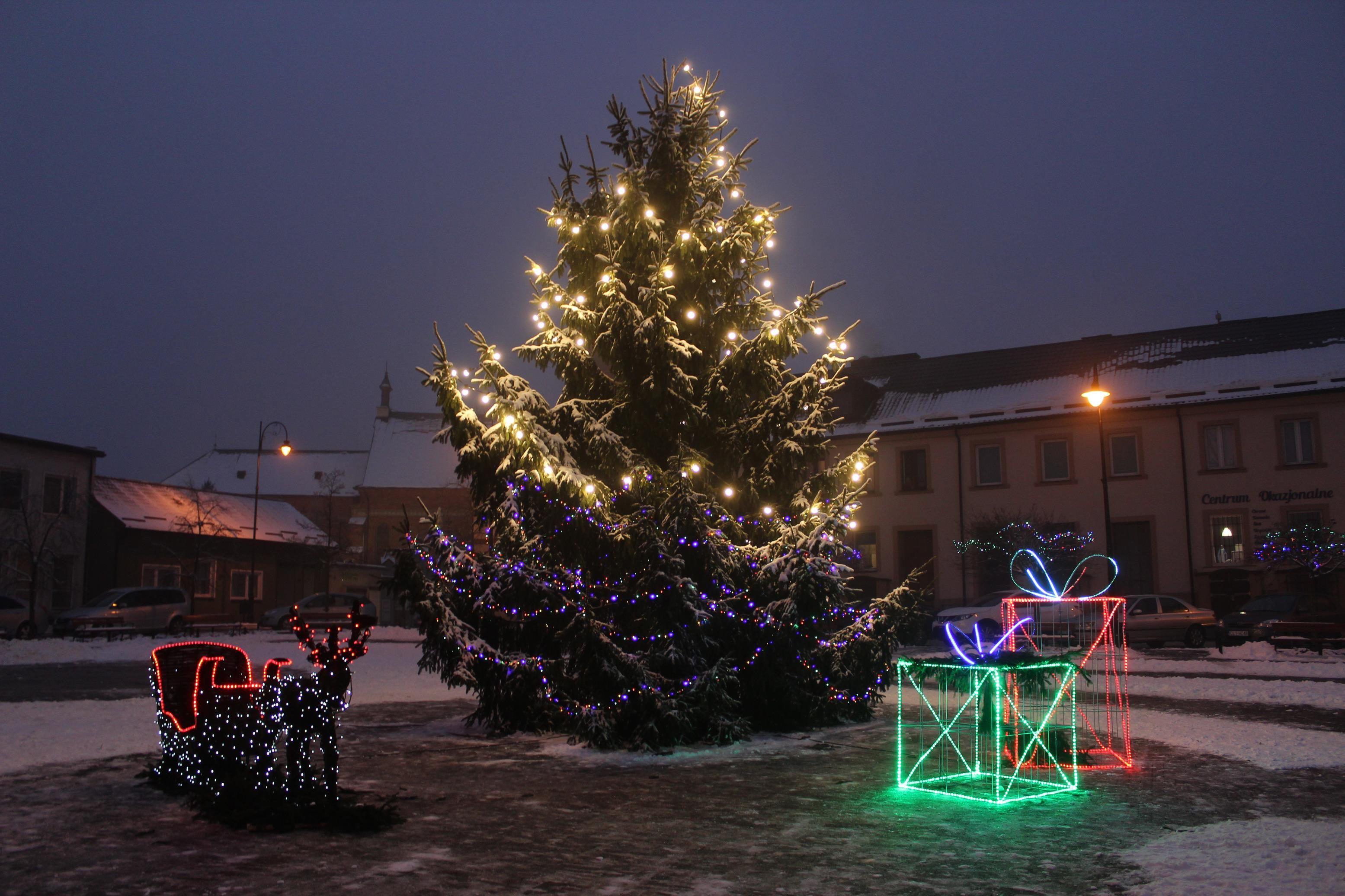 Zdj. nr. 5. Świąteczne iluminacje w mieście