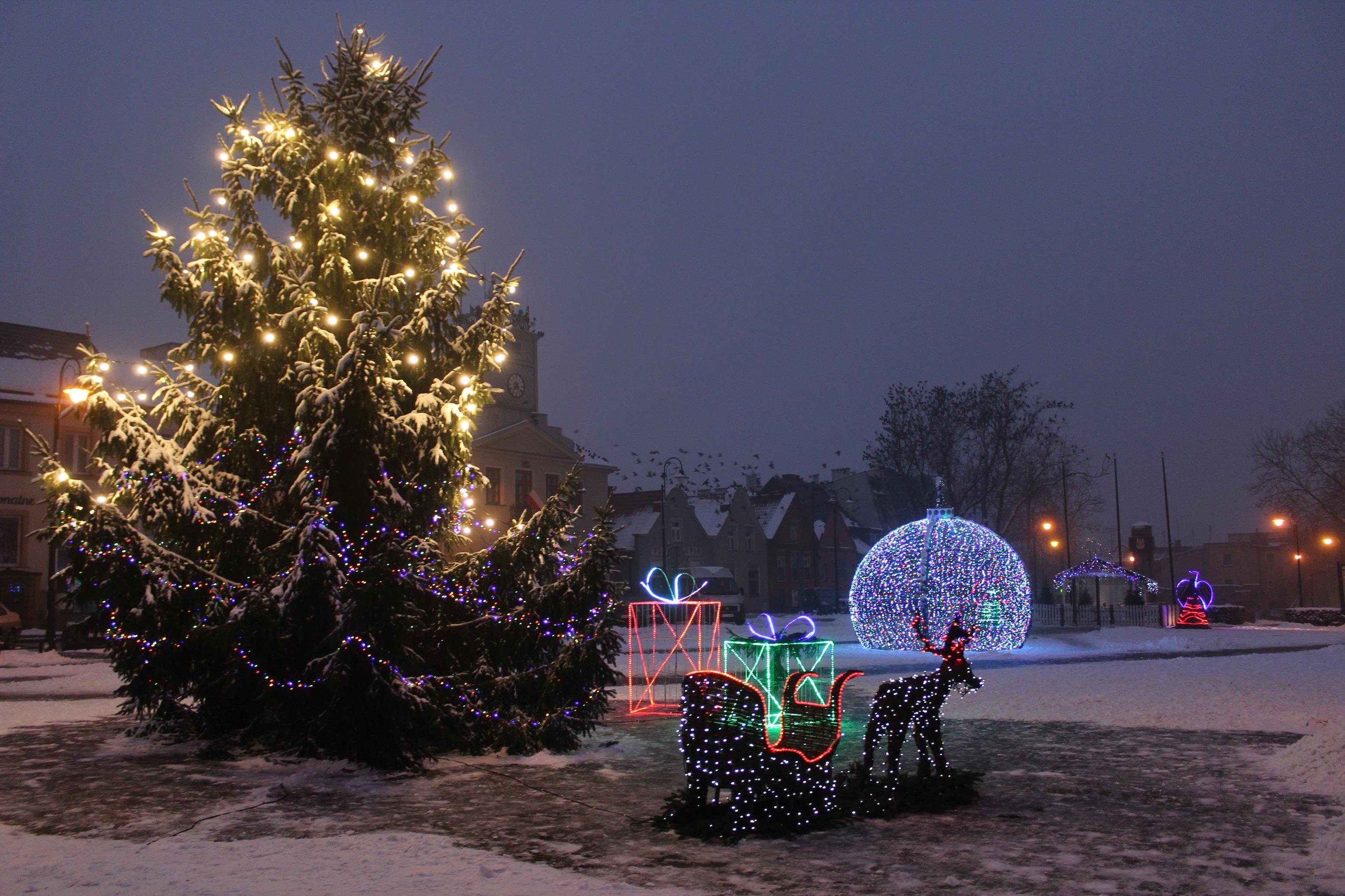 Zdj. nr. 6. Świąteczne iluminacje w mieście