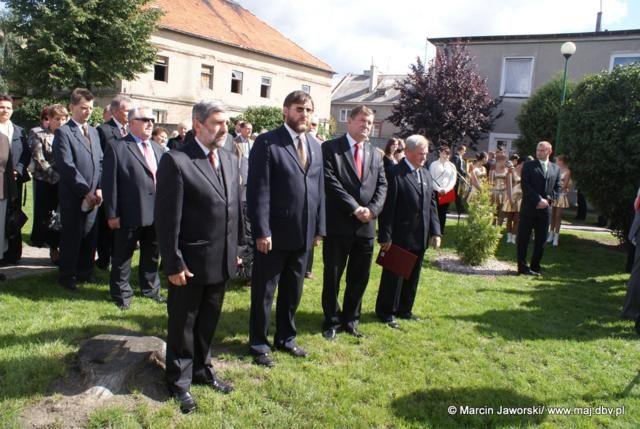 Zdj. nr. 6. Odsłonięcie obelisku XXX-lecia Solidarności - 5 września 2010