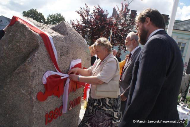 Zdj. nr. 13. Odsłonięcie obelisku XXX-lecia Solidarności - 5 września 2010