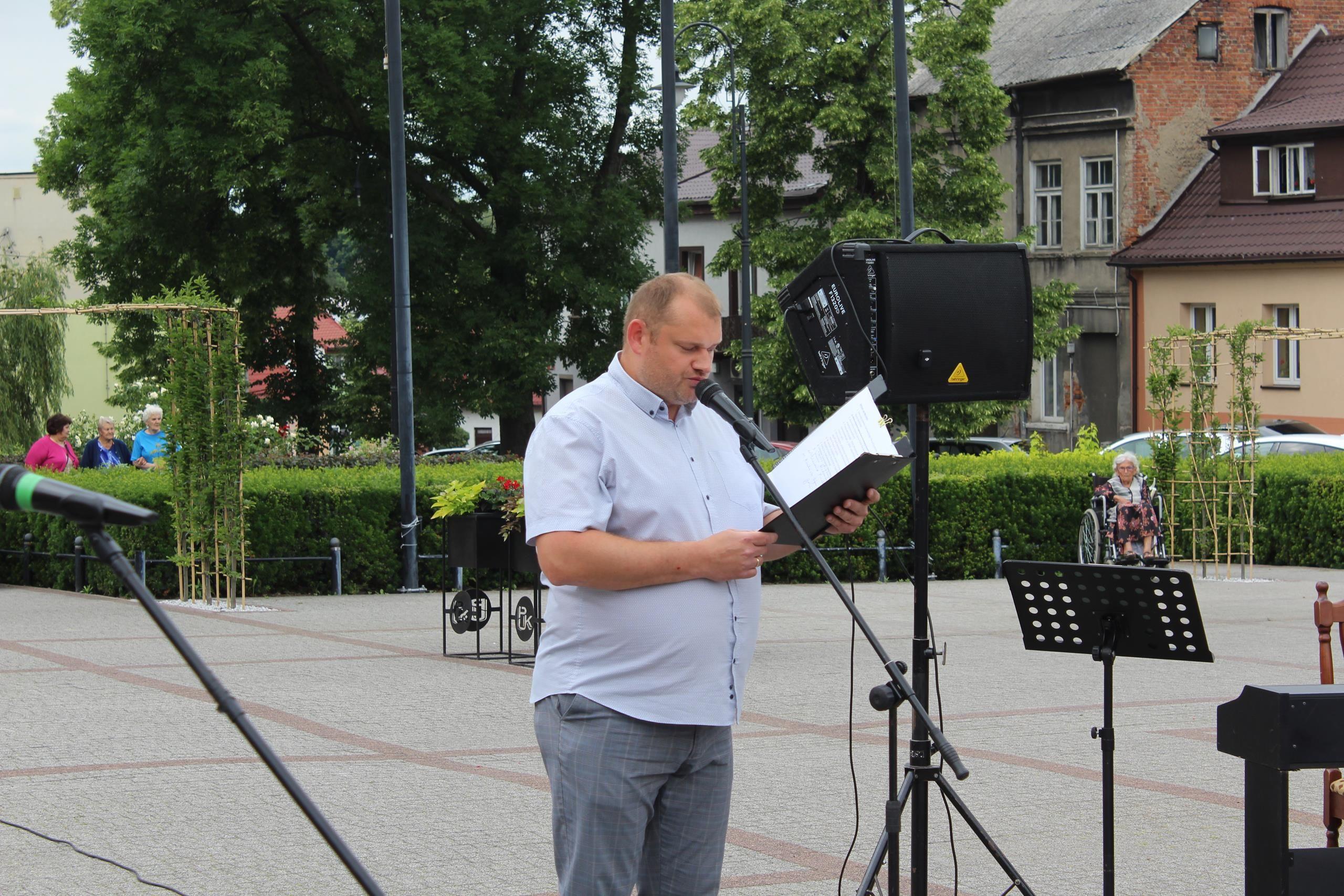 Zdj. nr. 6. Odsłonięcie popiersia Zygmunta Uzarowicza - 4 czerwca 2024 r.