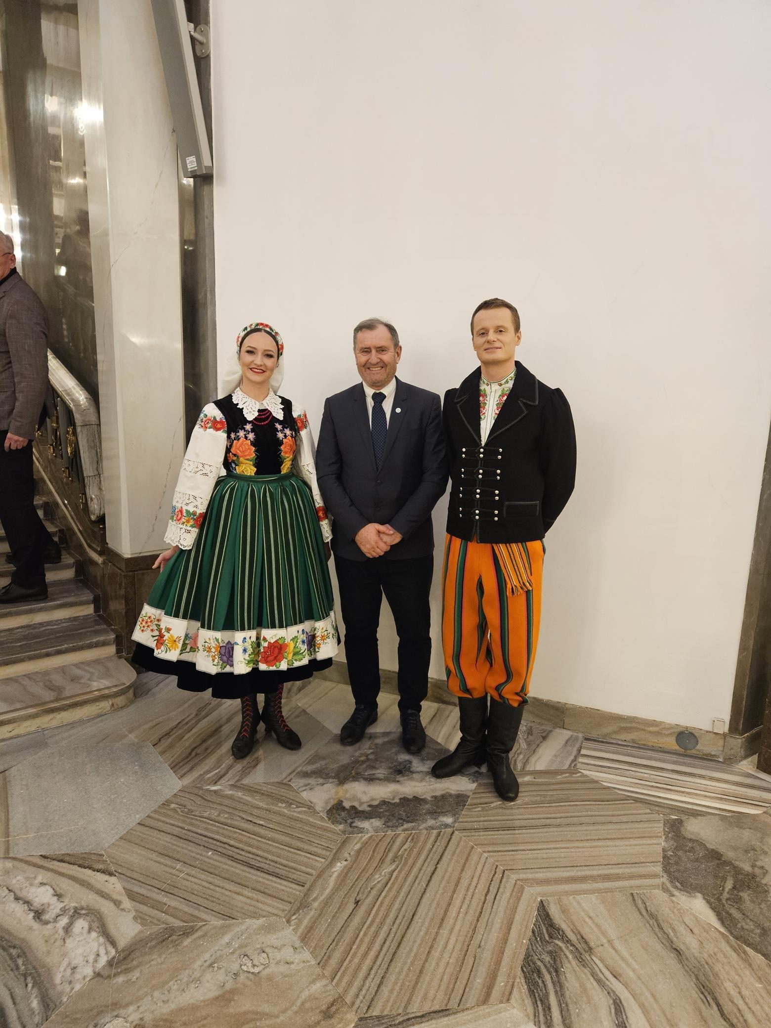 Zdj. nr. 1. Posiedzenie Zarządu UMP z jubileuszem zespołu „Mazowsze”