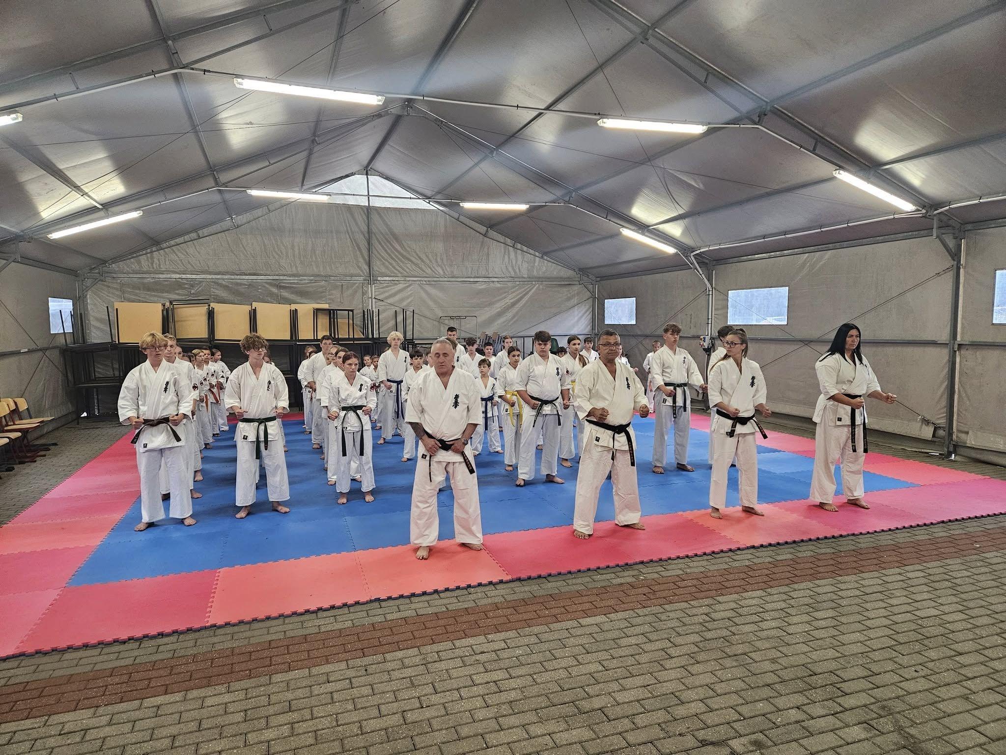 Zdj. nr. 1. Letni wypoczynek Lipnowskiego Klubu Kyokushin Karate - lipiec 2025