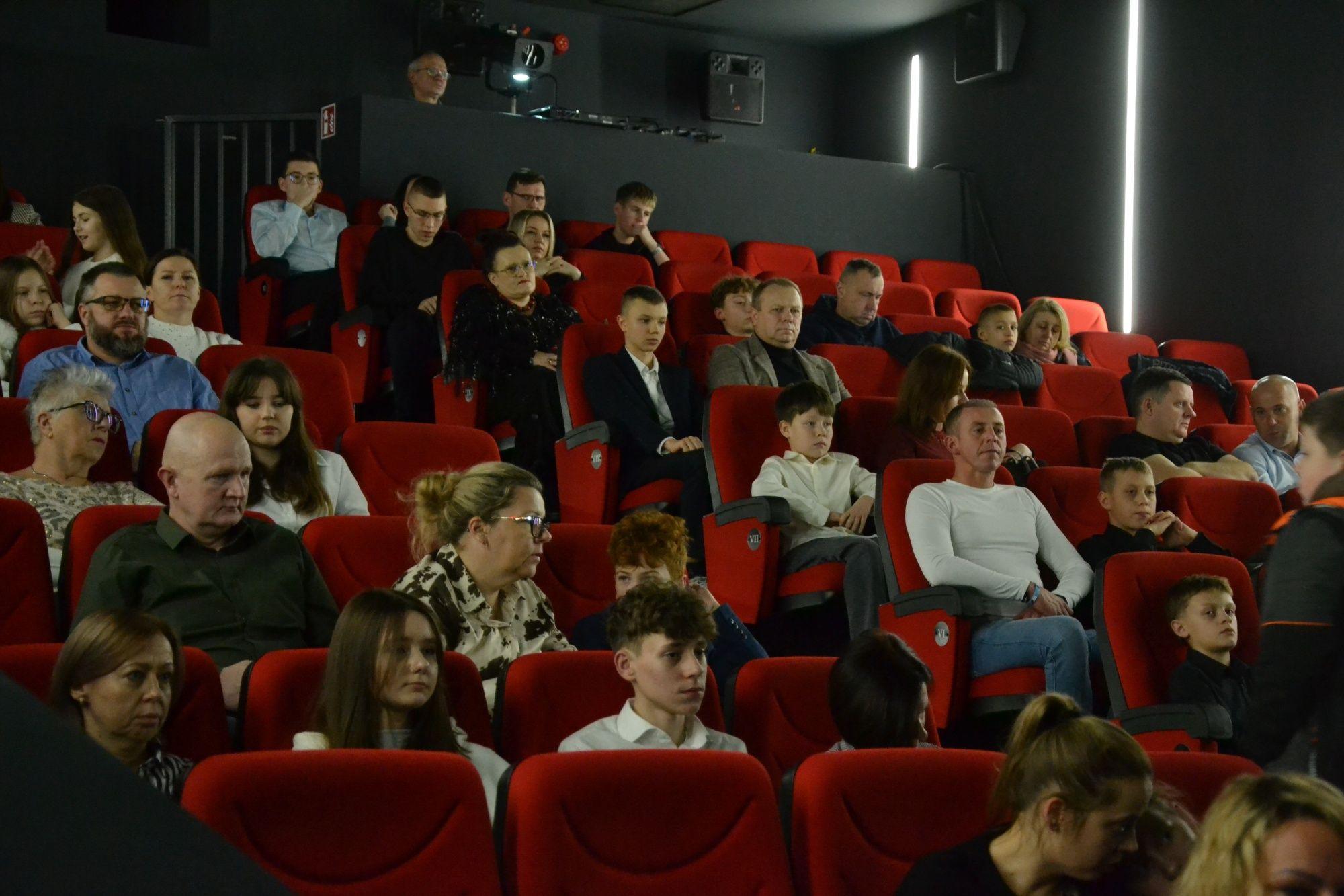 Zdj. nr. 6. Wręczenie Stypendiów i Nagród Burmistrza Miasta Lipna 2025