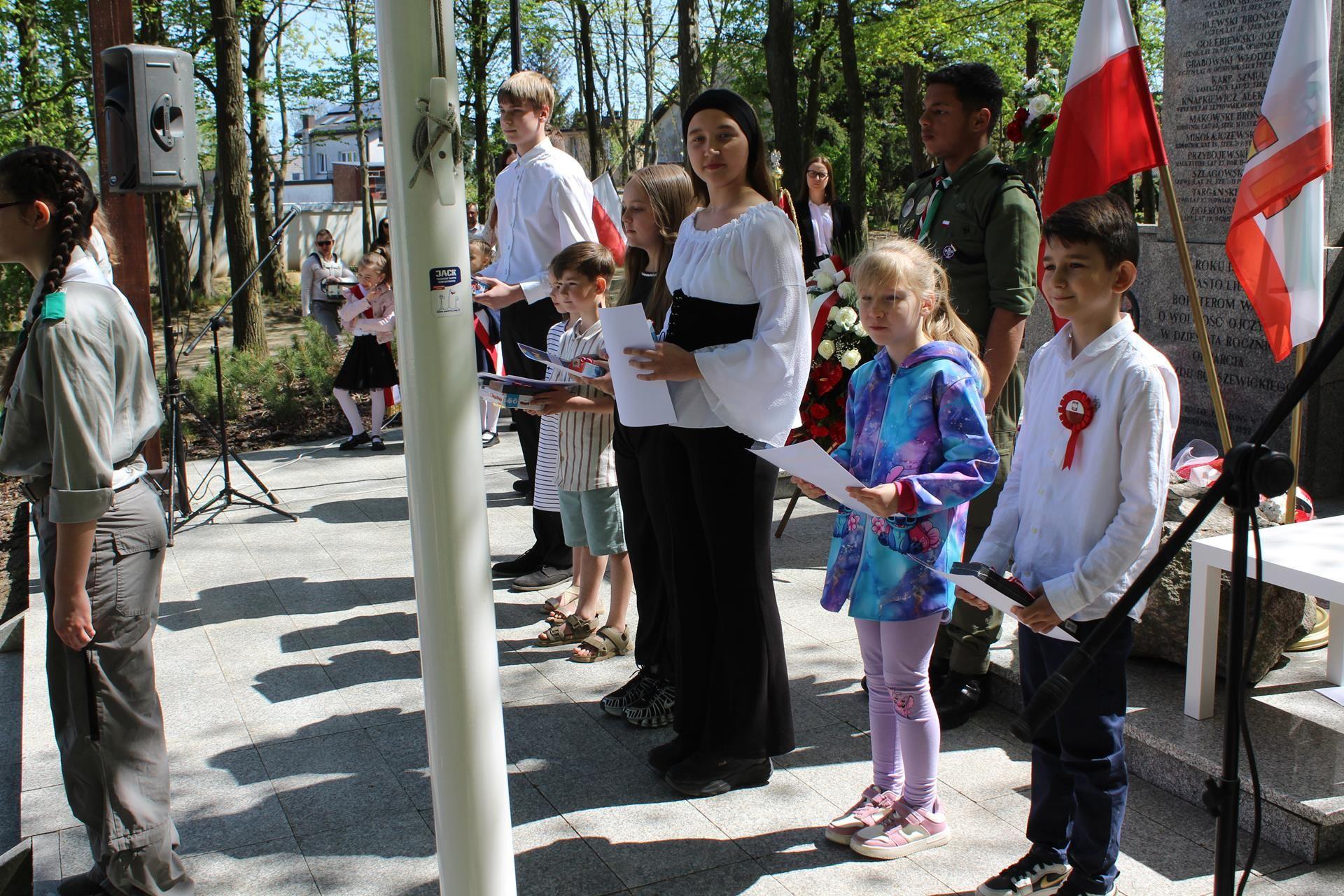 Zdj. nr. 13. Lipnowskie obchody 235. rocznicy uchwalenia Konstytucji 3 Maja