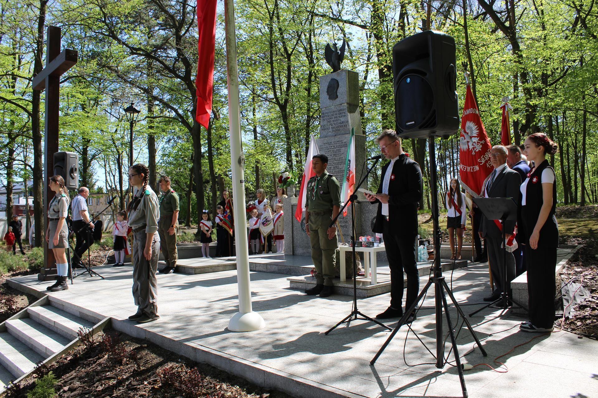 Zdj. nr. 14. Lipnowskie obchody 235. rocznicy uchwalenia Konstytucji 3 Maja