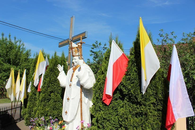 W hołdzie Janowi Pawłowi II – 100. rocznica urodzin papieża Polaka