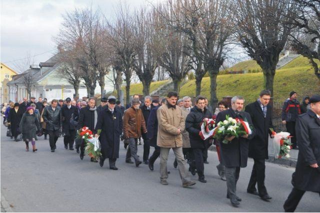 Zdj. nr. 4. Obchody 30 rocznicy wprowadzenia Stanu Wojennego