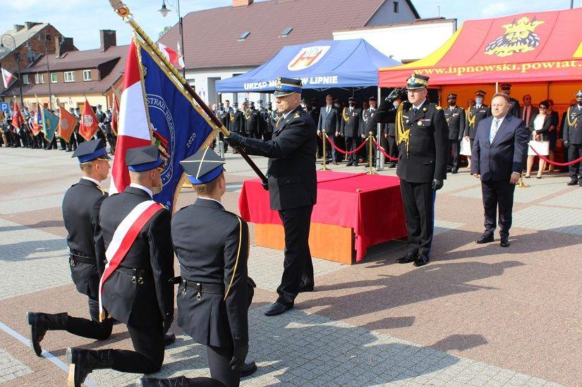 Uroczystość nadania sztandaru Komendzie Powiatowej Państwowej Straży Pożarnej w Lipnie