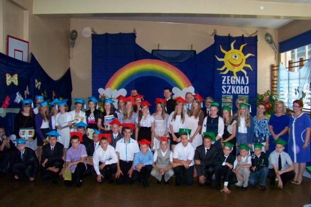 Zdj. nr. 21. Pożegnanie absolwentów w Szkole Podstawowej Nr 3 (29 czerwca 2012 roku)