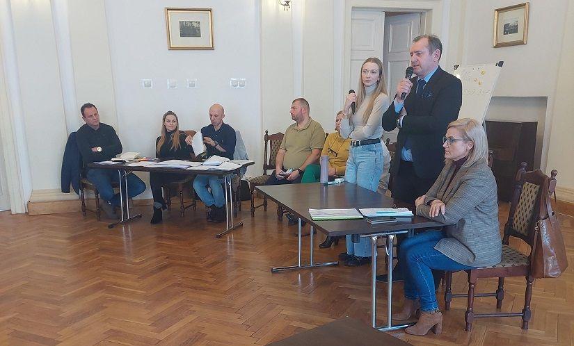 Spotkanie informacyjne dla obywateli Ukrainy w lipnowskim MCK-u