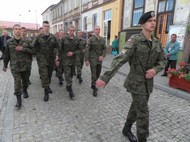 Zdj. nr. 13. Ślubowanie klas pierwszych Liceów oraz Gimnazjum Płockiego Uniwersytetu Ludowego - 4 października 2012 r.