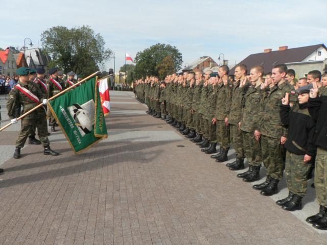 Zdj. nr. 26. Ślubowanie klas pierwszych Liceów oraz Gimnazjum Płockiego Uniwersytetu Ludowego - 4 października 2012 r.